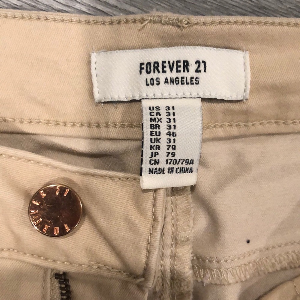 Shorts - Picture 3 of 3